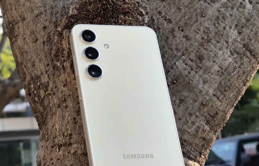 Samsung Galaxy S24 Now Priced at Rs 29,000, Marking a Drop Ahead of S25 Launch