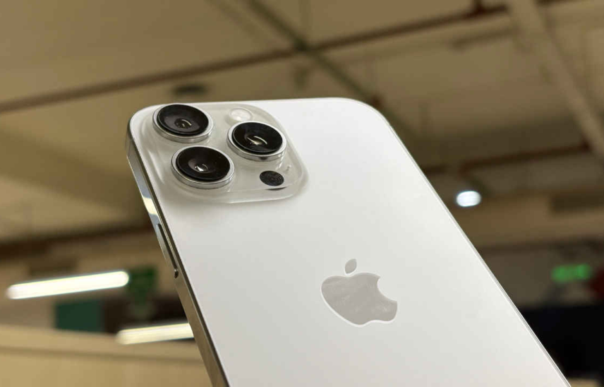 Apple Plans to Produce All US iPhones in India by 2026, According to Report