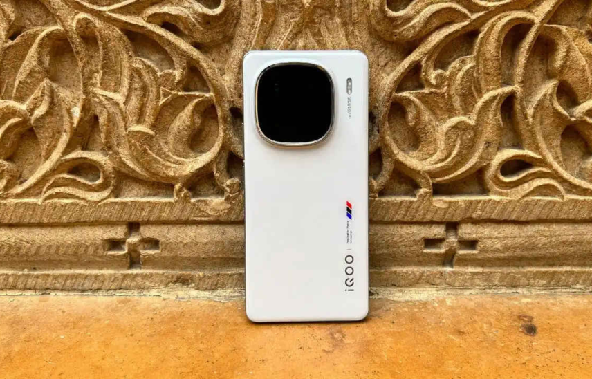 iQOO 12 5G Now Available at Rs 12,000 Discount on Amazon